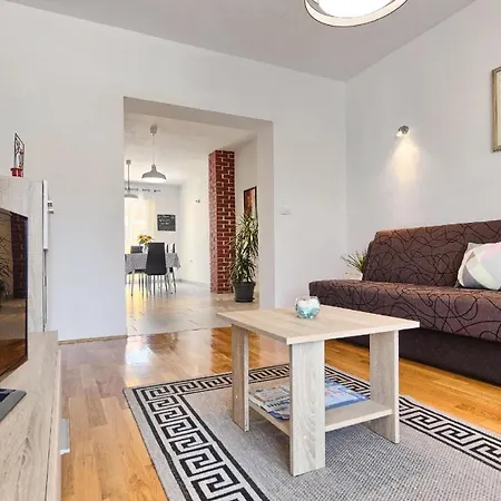 Apartment Gemuetliche Ferienwohnung Mit Zwei Balkonen Und Gemeinschaftsgarten In Strandnaehe