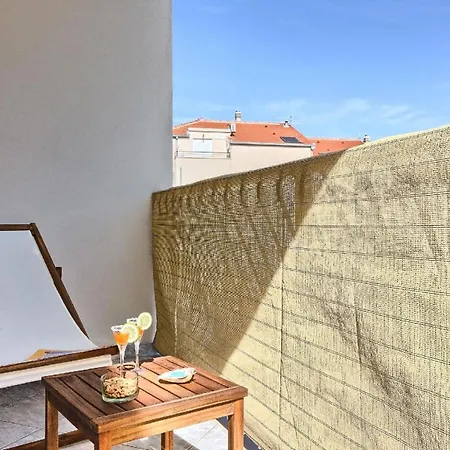 Gemuetliche Ferienwohnung Mit Zwei Balkonen Und Gemeinschaftsgarten In Strandnaehe *