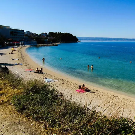 Apartment Gemuetliche Ferienwohnung Mit Zwei Balkonen Und Gemeinschaftsgarten In Strandnaehe Podstrana
